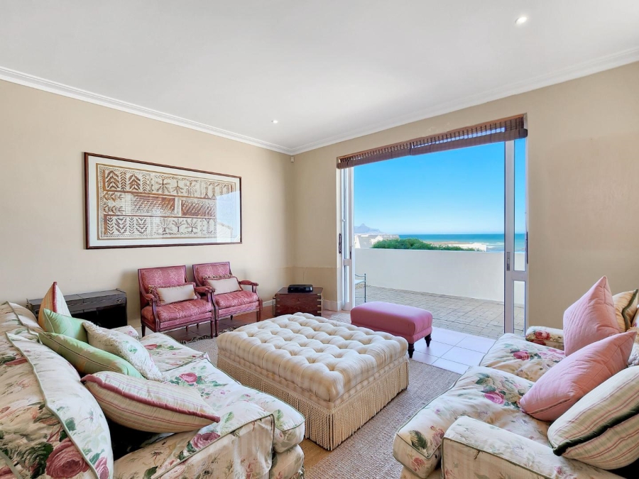 6 Bedroom Property for Sale in Bloubergstrand Western Cape